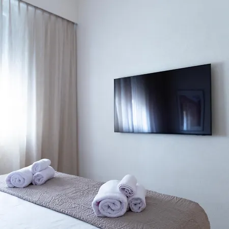 House Eleganza E Comfort A Due Passi Dal Centro Storico Konukevi Palermo