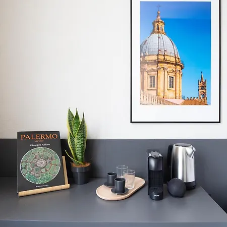 House Eleganza E Comfort A Due Passi Dal Centro Storico Konukevi Palermo