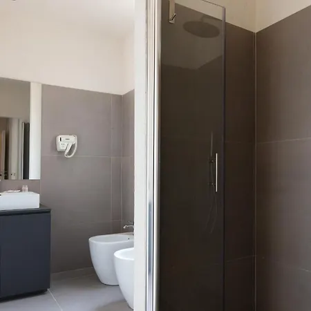 House Eleganza E Comfort A Due Passi Dal Centro Storico Konukevi Palermo