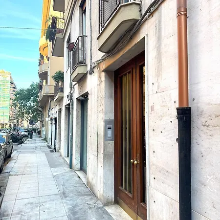 House Eleganza E Comfort A Due Passi Dal Centro Storico Konukevi Palermo