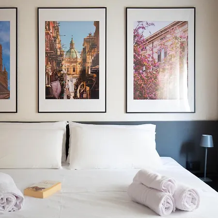 House - & Rooms, Centro Politeama 3*