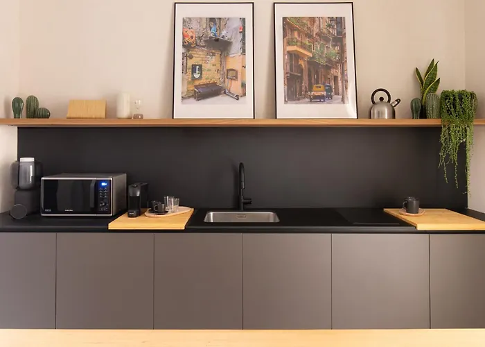 House - & Rooms, Centro Politeama 招待所