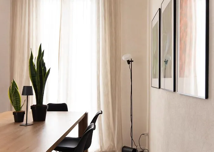 House - & Rooms, Centro Politeama 招待所